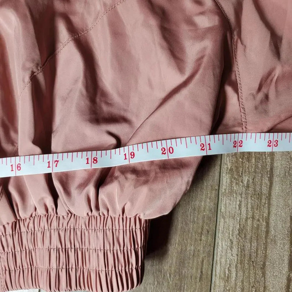 LOVE TREE Dusty Rose Pink Cropped Zip-Up Windbreaker Jacket Size Medium - Picture 11 of 15